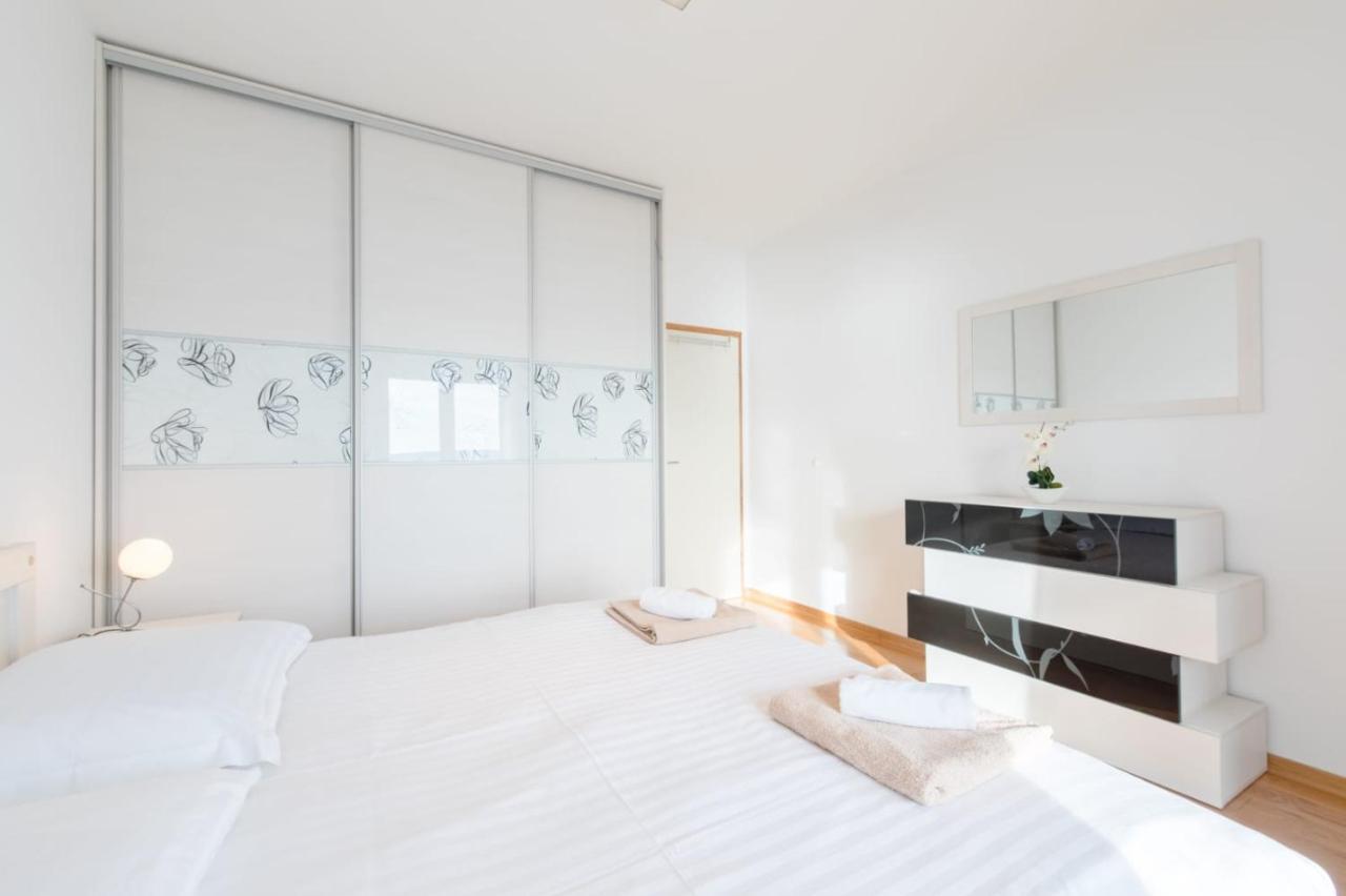 פודסטראנה Apartmani Krilo מראה חיצוני תמונה